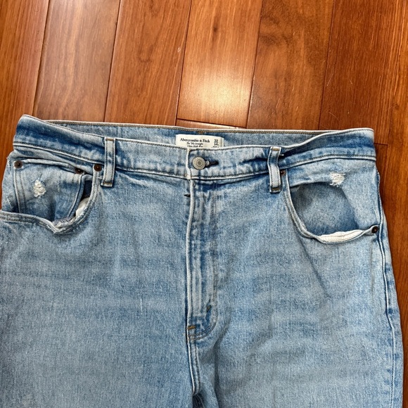 Abercrombie & Fitch Light Blue Straight Leg Jeans - Picture 8 of 10
